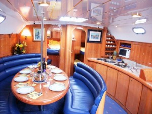 Commodo 51 salon and galley
